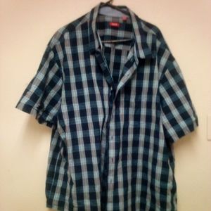 MEN shirt size 4x Izod short sleeve button down blue and red